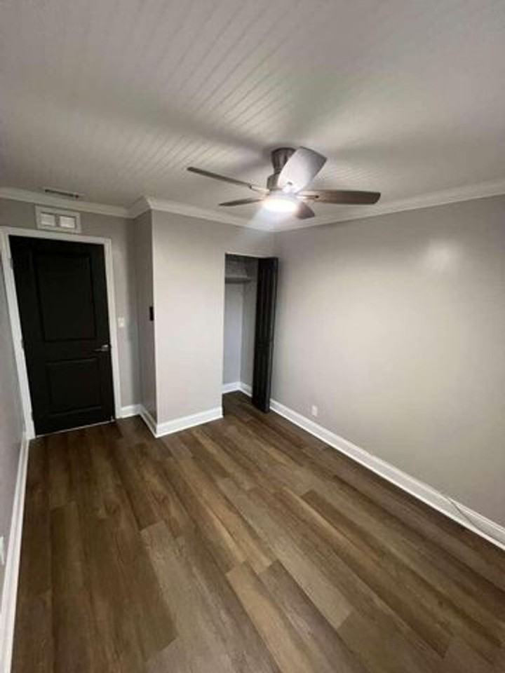 932 31st St - Photo 7 of 10