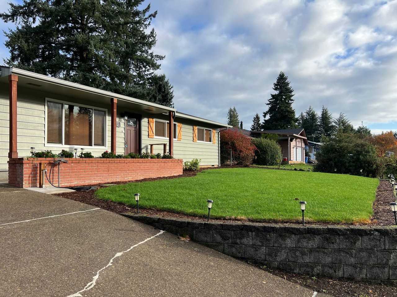 5408 Ne 49th St - Photo 3 of 21