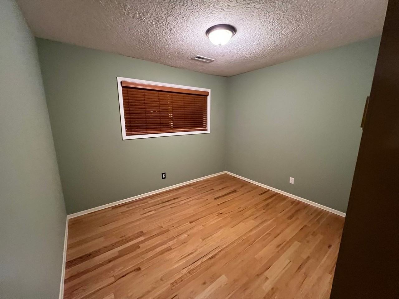 5408 Ne 49th St - Photo 7 of 21