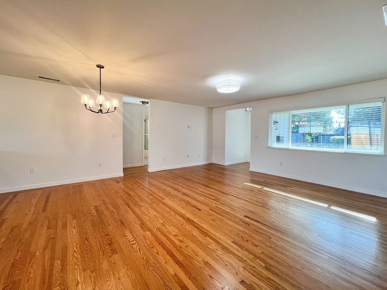 2732 Cypress St - Photo 7 of 31