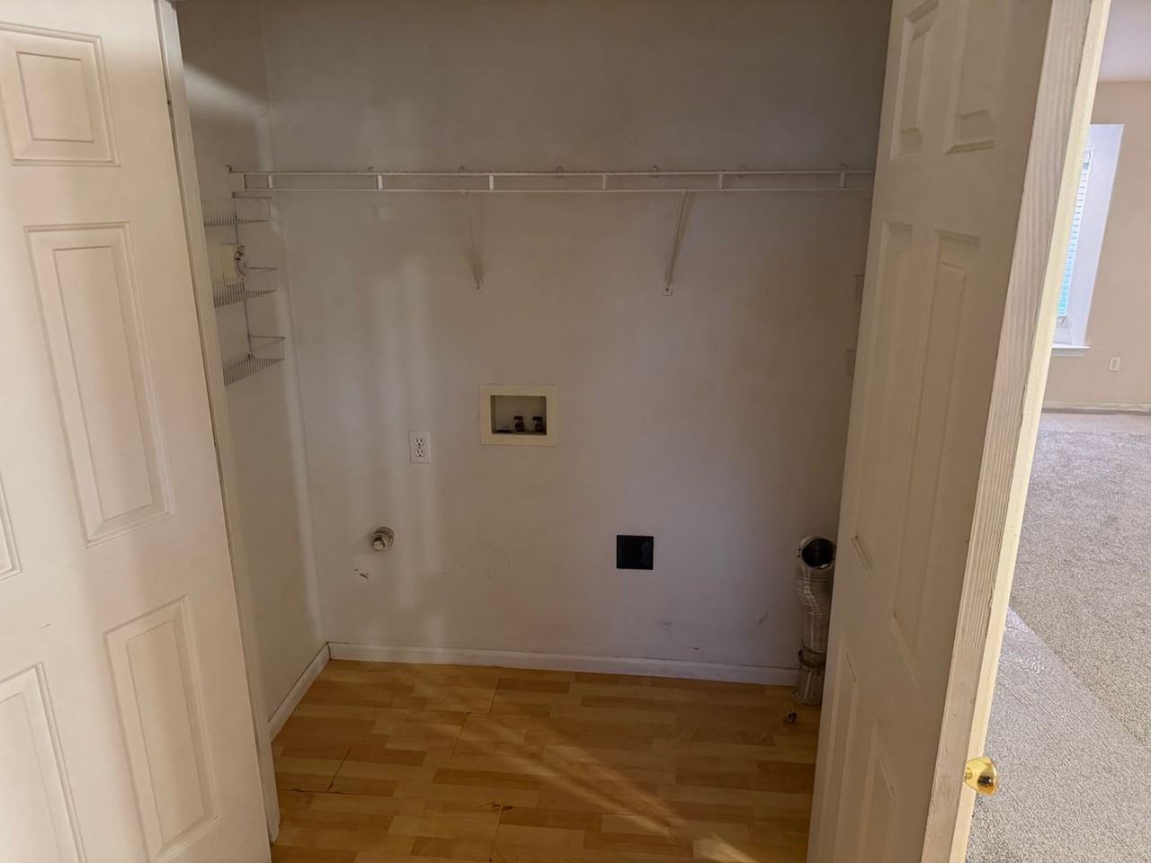 888 S 32nd Pl - Photo 5 of 11