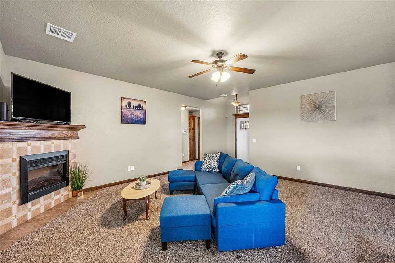 2307 Sw Rolling Hills Pl - Photo 5 of 17