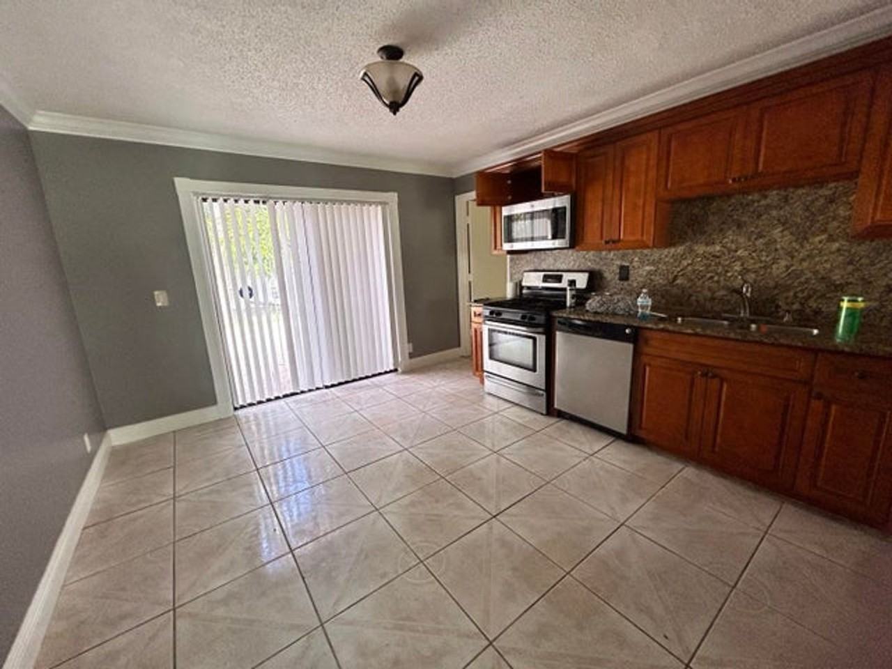 7347 Pinedale Dr - Photo 3 of 13