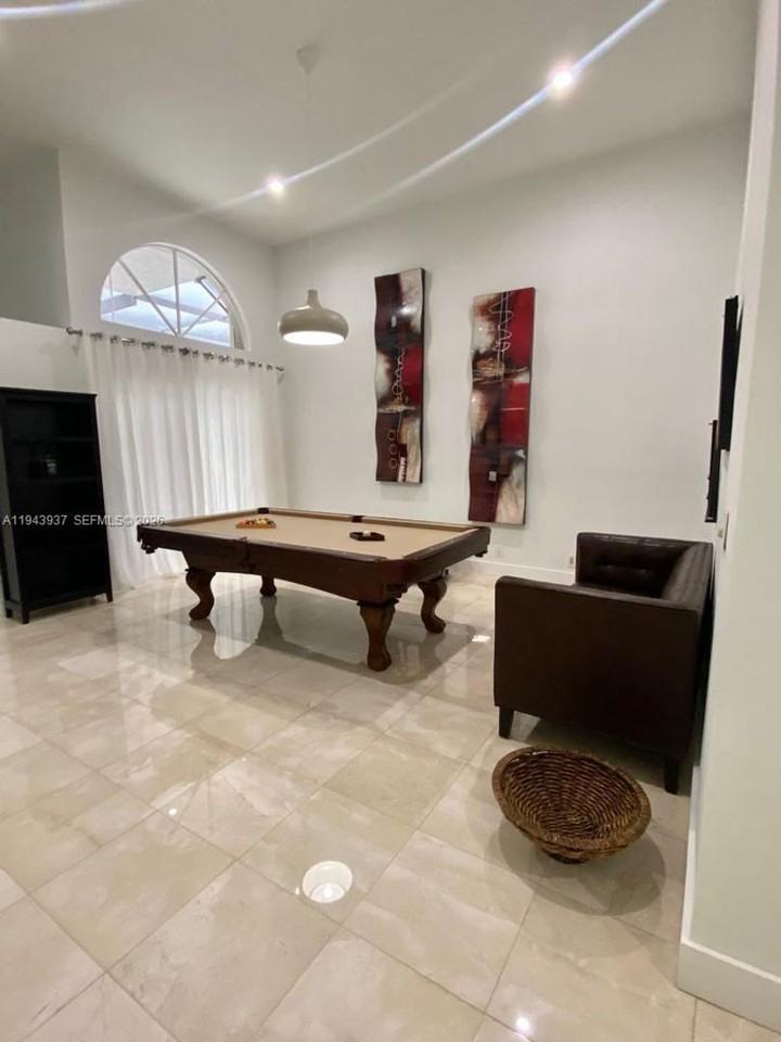 20360 Cozumel Ct - Photo 4 of 16