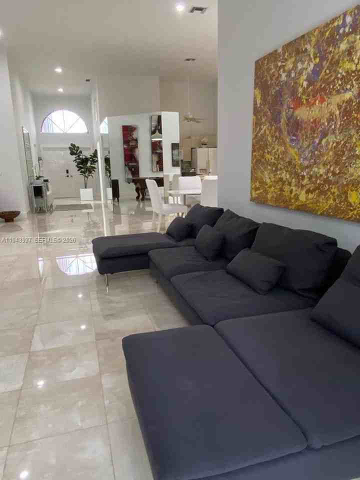 20360 Cozumel Ct - Photo 5 of 16