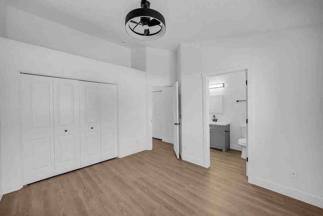 700 N Main St #L6 - Photo 7 of 22