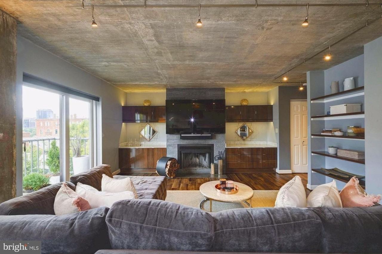 3210 Grace St Nw - Photo 5 of 19