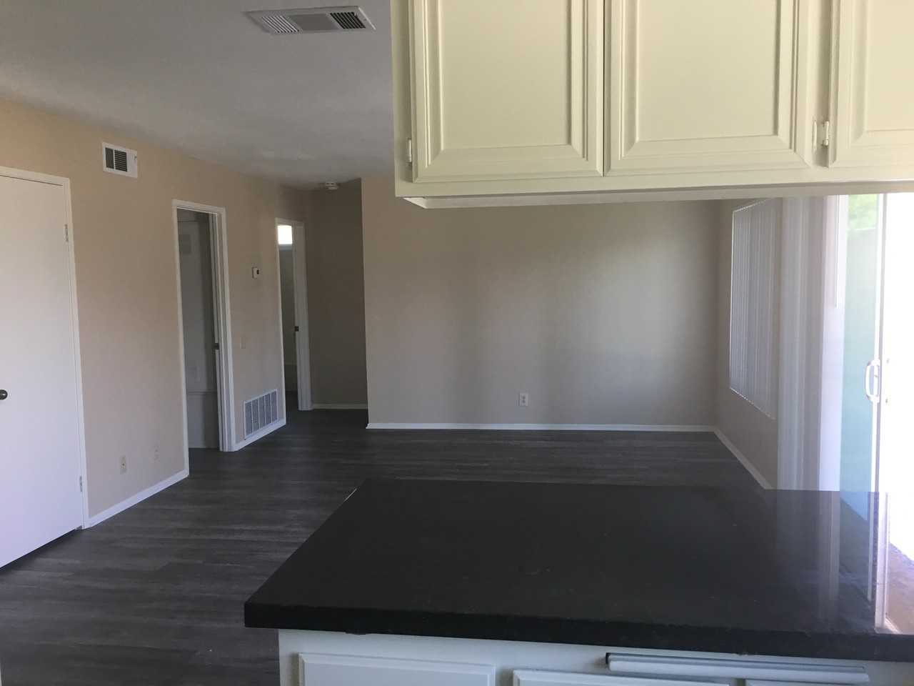 901 Brandywine Ln - Photo 5 of 30