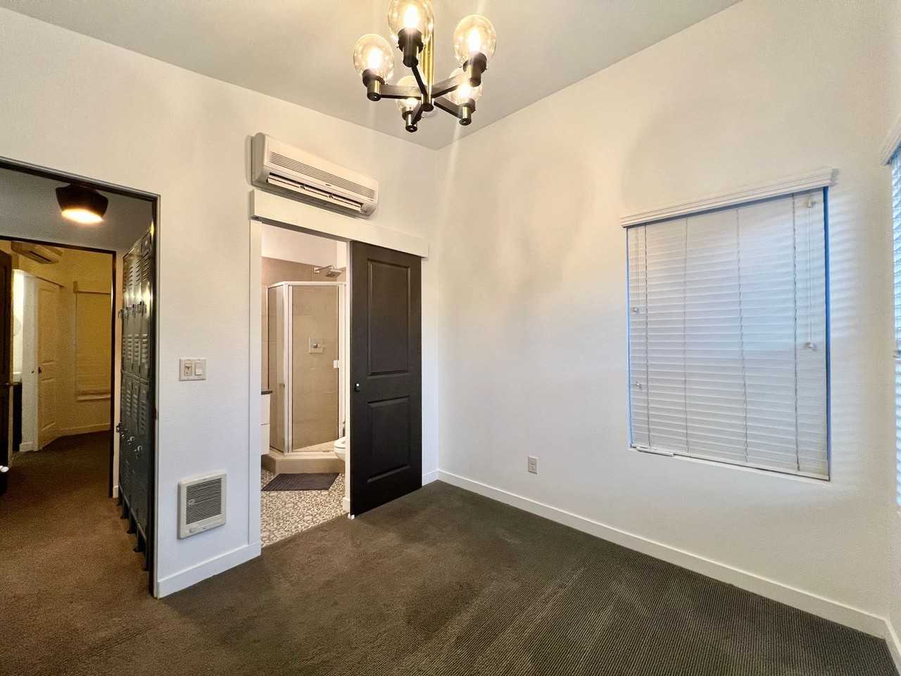 4303 Se Division St - Photo 4 of 12