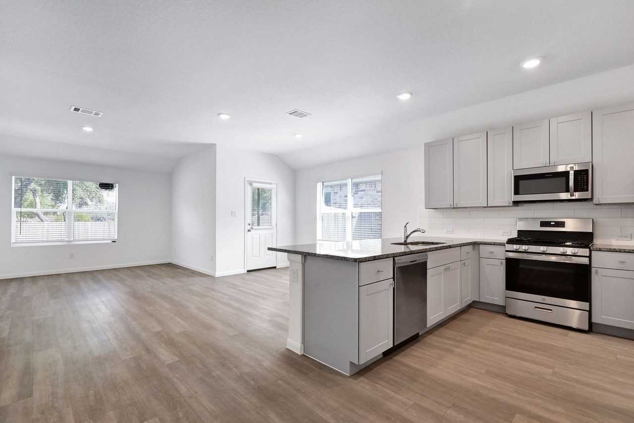 9242 Landa Fls - Photo 2 of 25