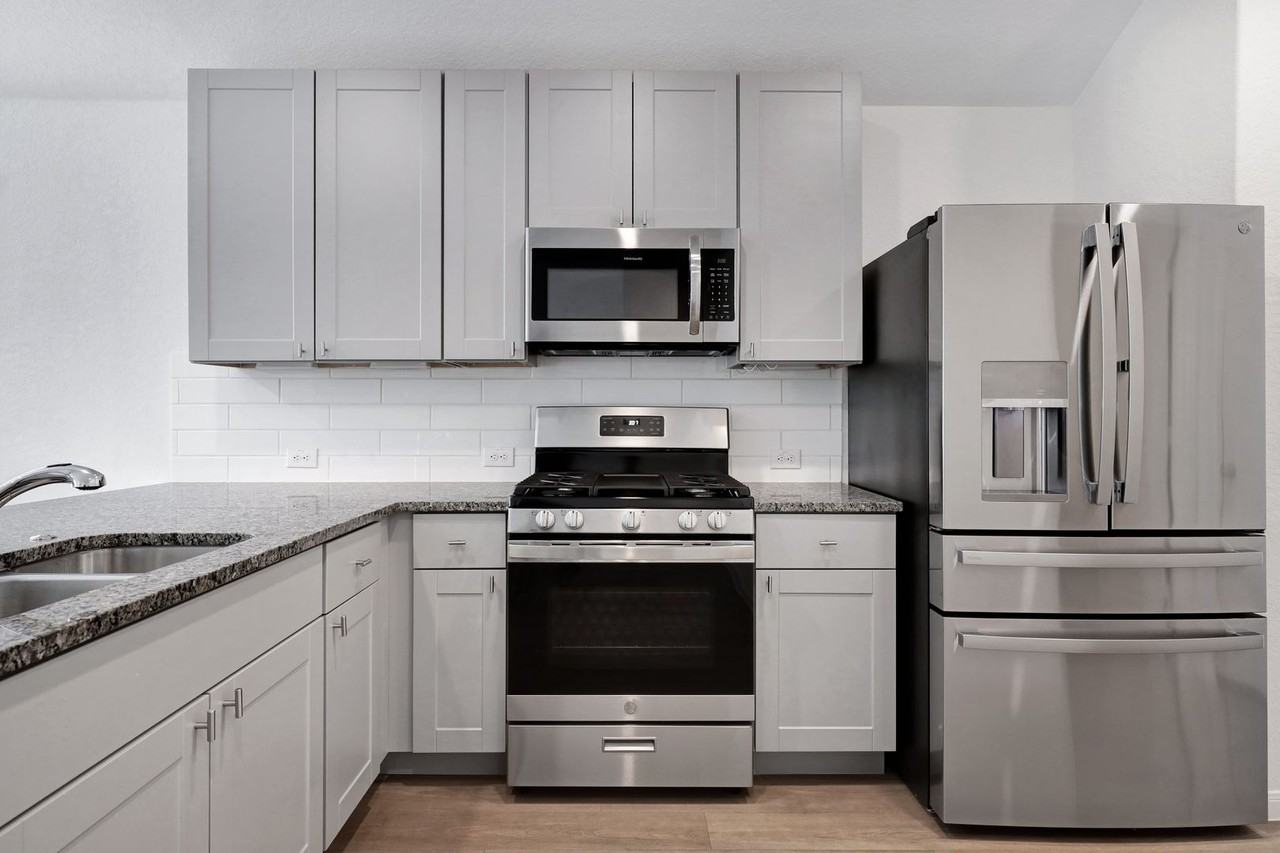 9242 Landa Fls - Photo 4 of 25