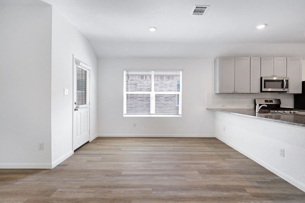 9242 Landa Fls - Photo 7 of 25