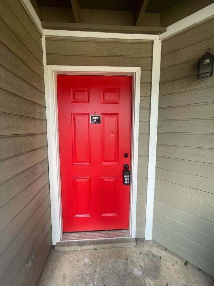 402 Eastdale Rd S #A - Photo 2 of 18