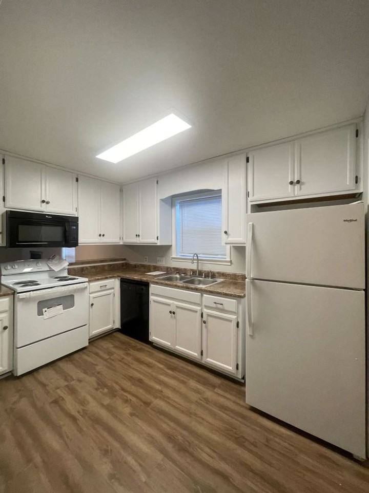 402 Eastdale Rd S #A - Photo 5 of 18