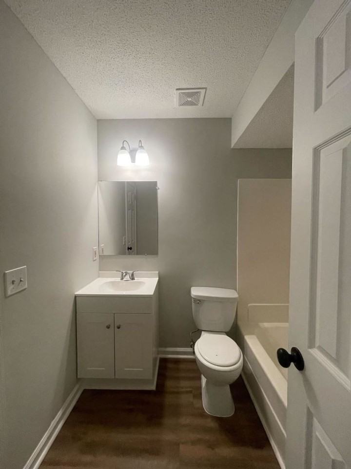 402 Eastdale Rd S #A - Photo 7 of 18