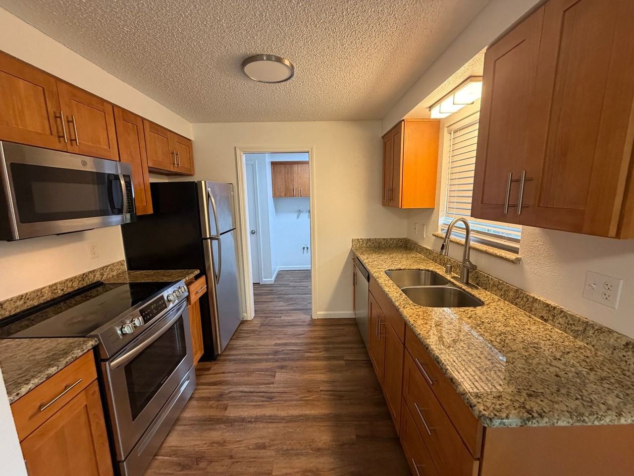 11219 105th Ave Sw - Photo 5 of 17