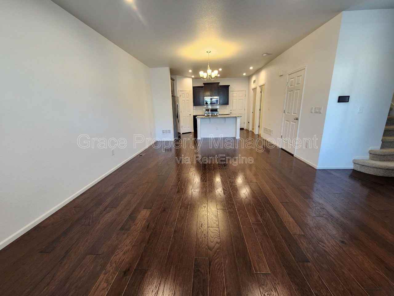 221 Jackson Dr - Photo 4 of 22