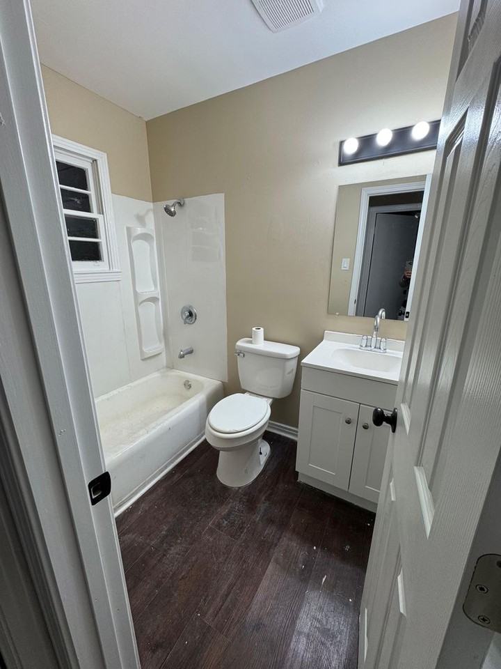 6805 Stinson Ct - Photo 3 of 11