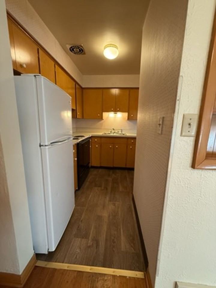 Maple Leaf Court - Photo 5 of 18