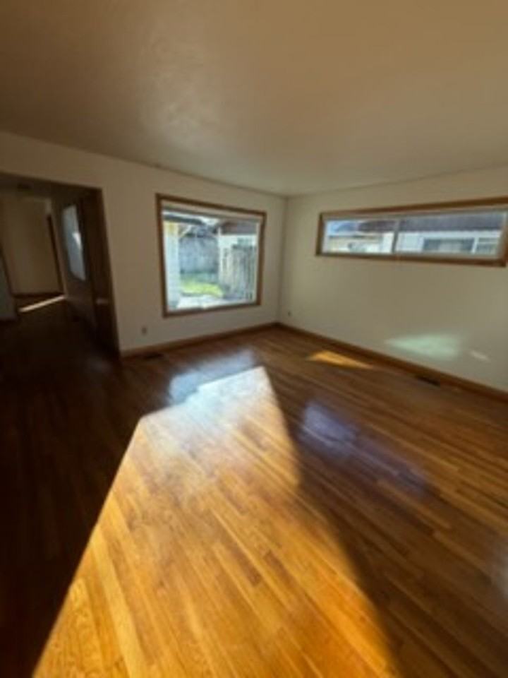 Maple Leaf Court - Photo 7 of 18