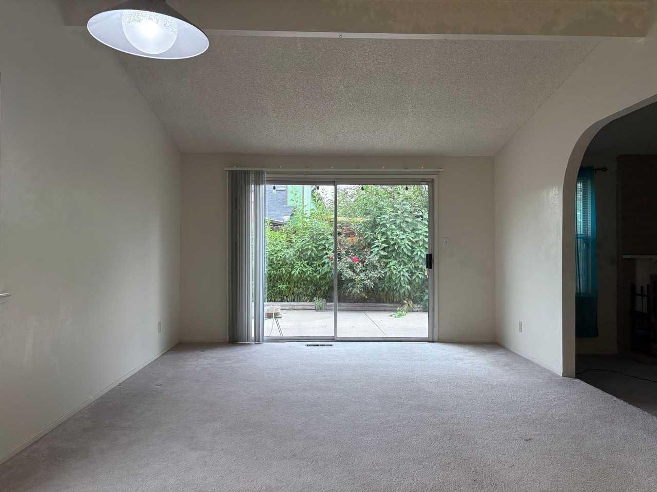 1785 Berkshire Dr - Photo 5 of 18