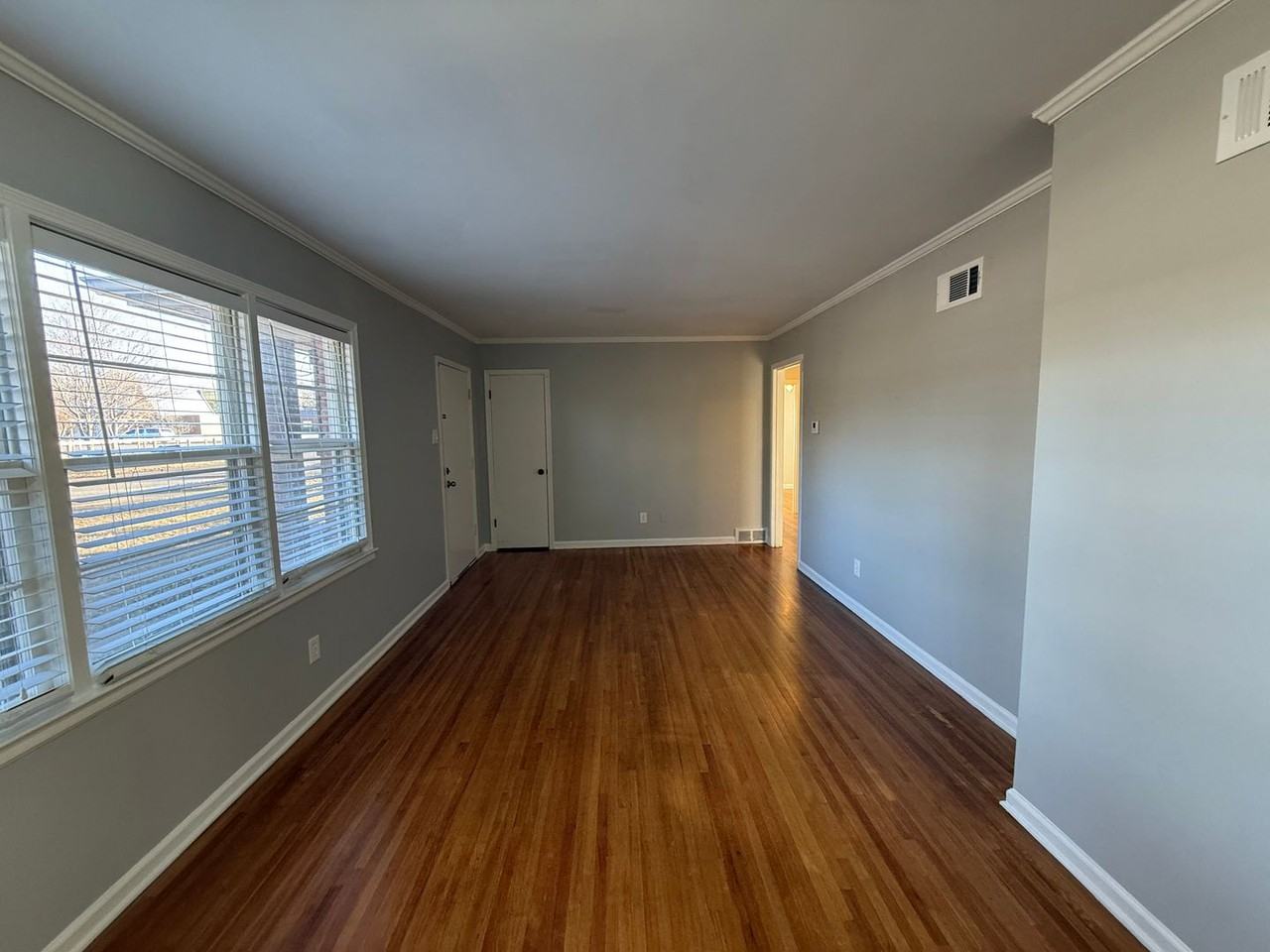 1665 Delmont Rd - Photo 2 of 7