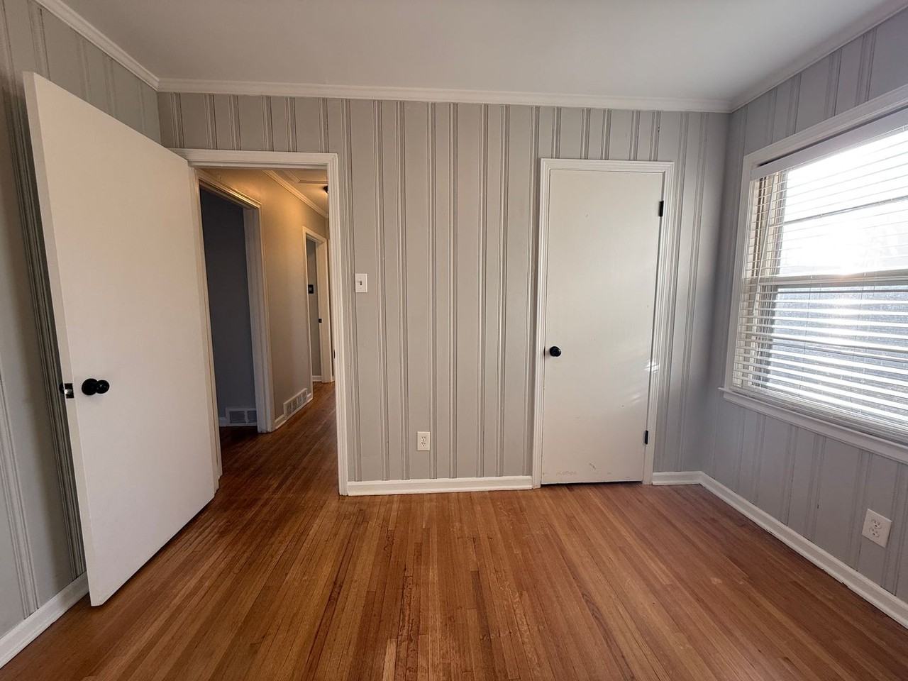 1665 Delmont Rd - Photo 3 of 7