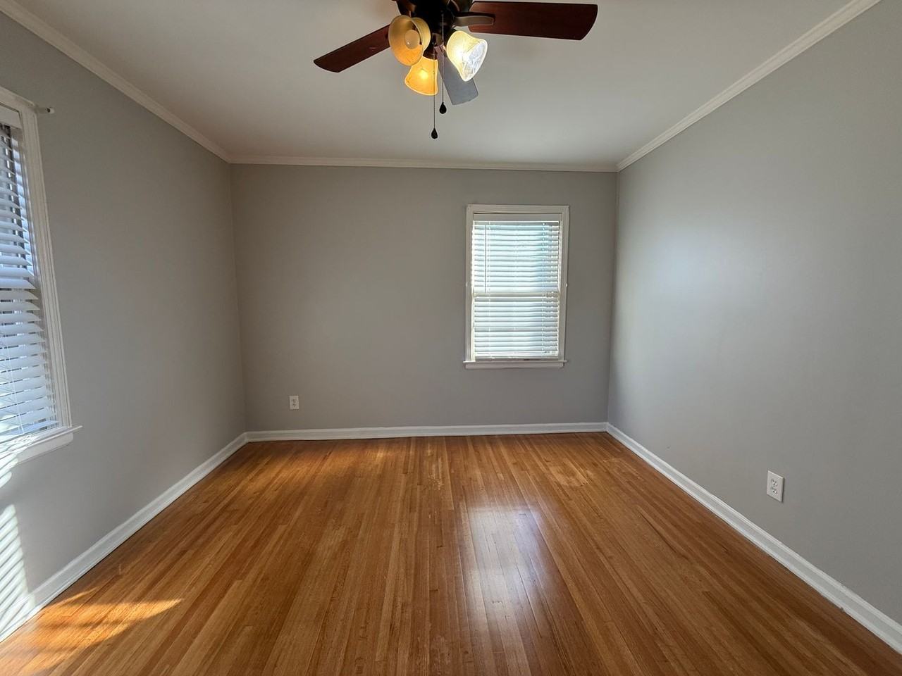 1665 Delmont Rd - Photo 4 of 7