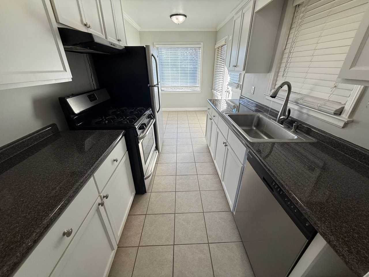 1665 Delmont Rd - Photo 5 of 7