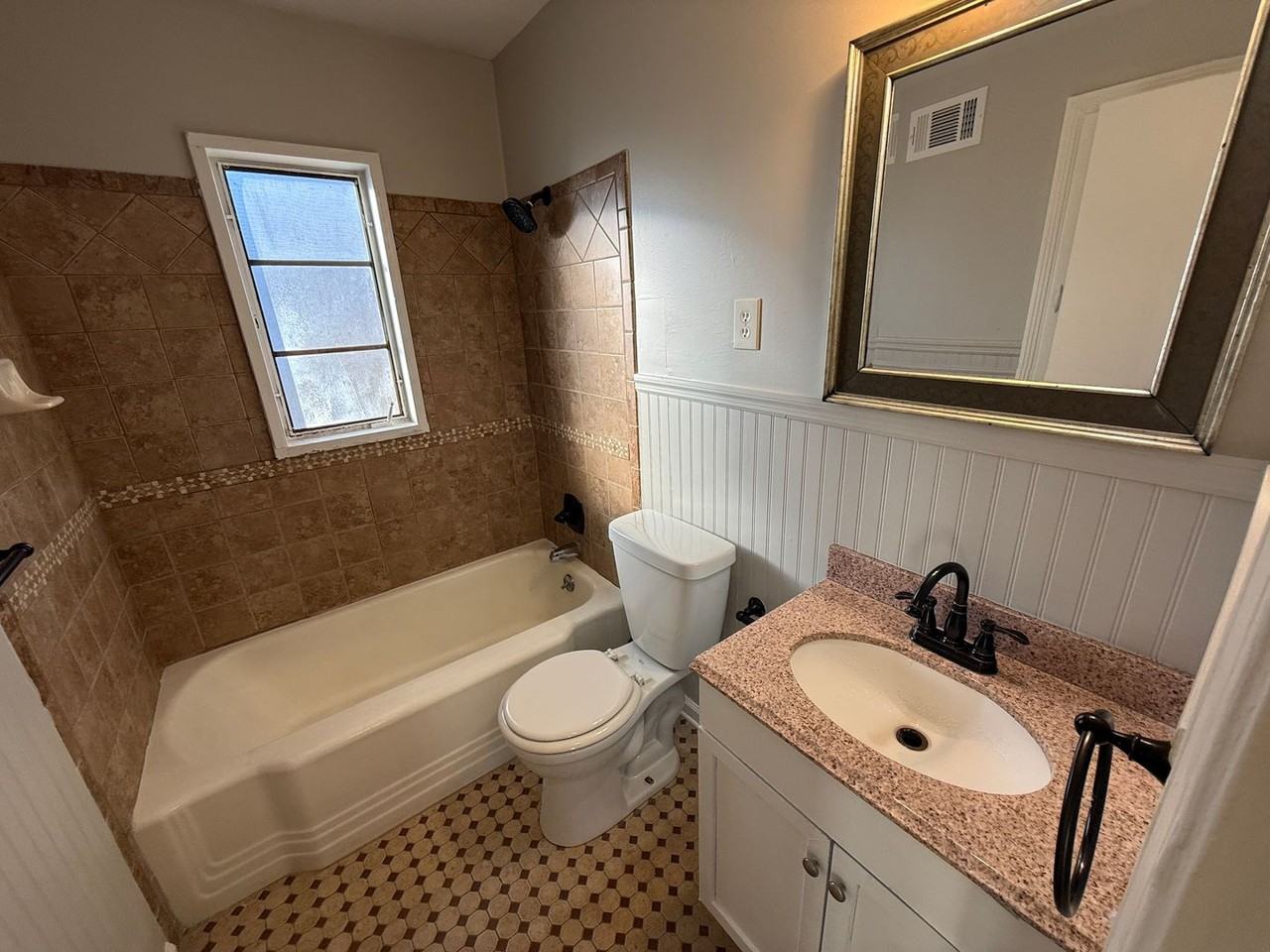 1665 Delmont Rd - Photo 6 of 7