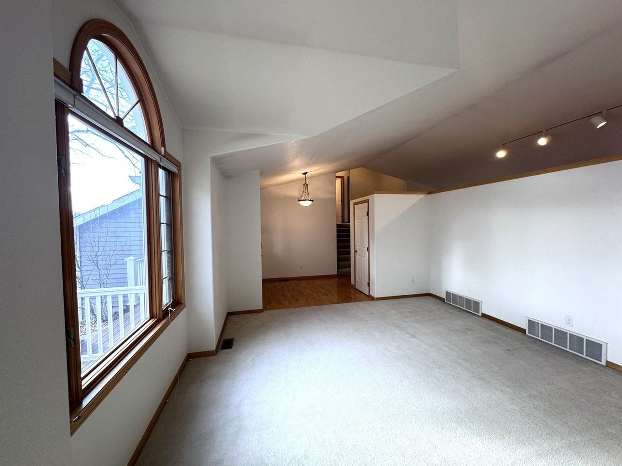 4041 Pine Cove Rd - Photo 4 of 23