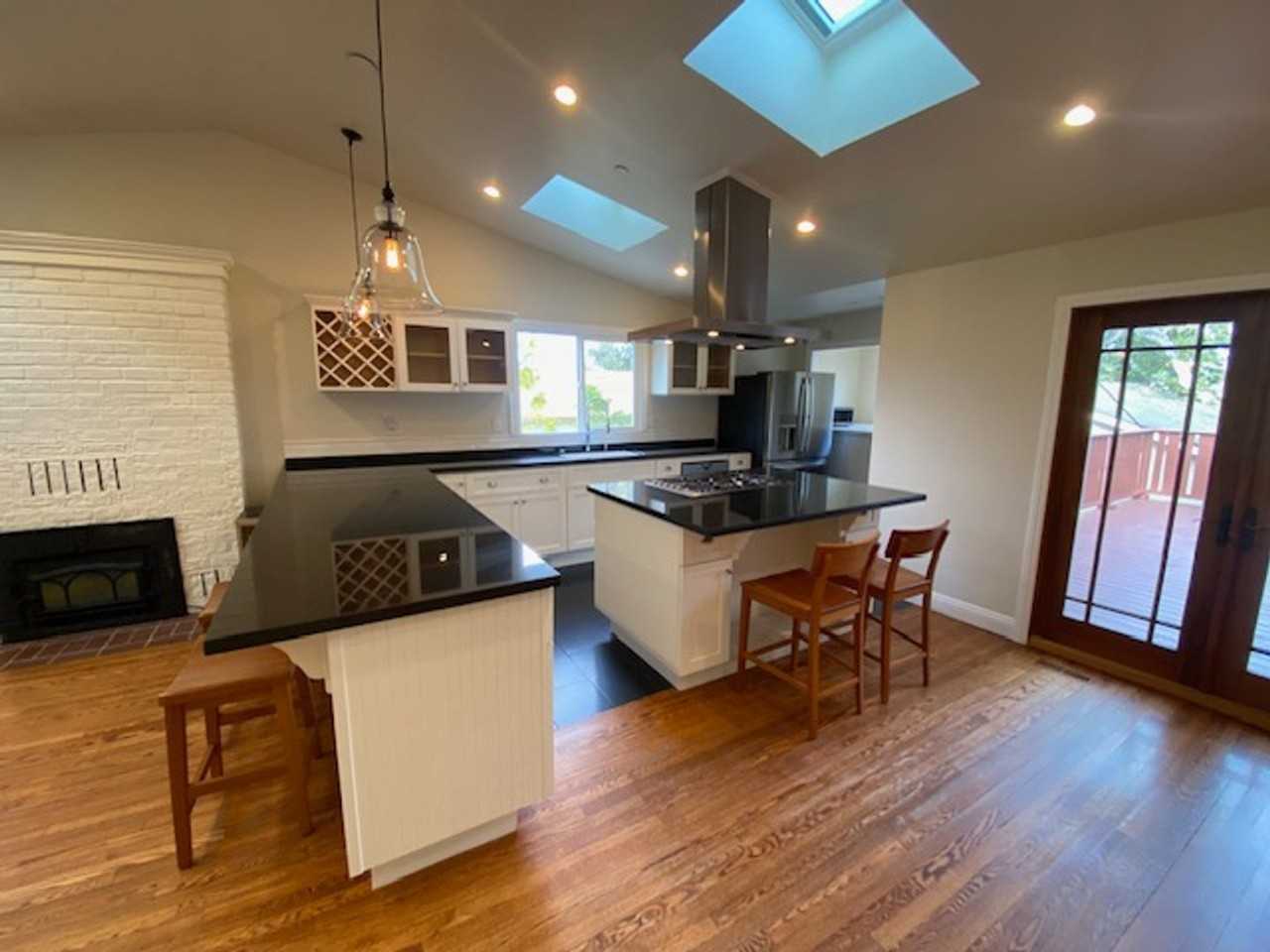 1122 Miles Ave - Photo 6 of 39