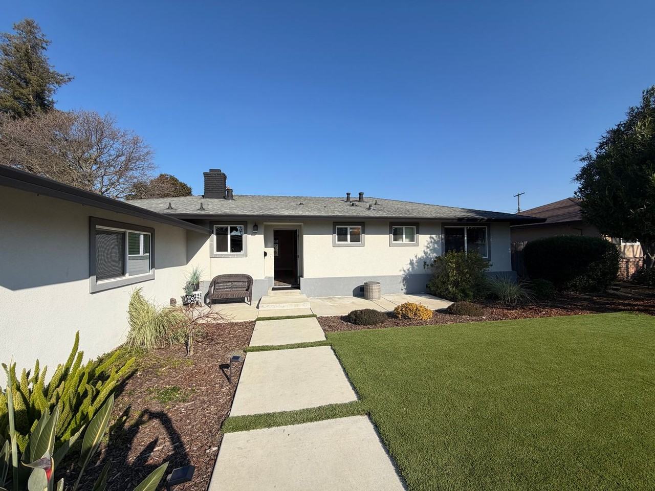 4537 Belcrest Way - Photo 3 of 30