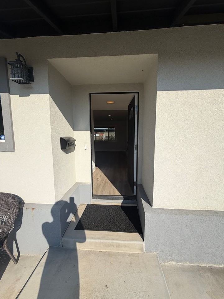 4537 Belcrest Way - Photo 6 of 30