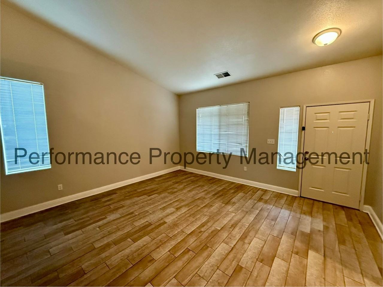 3809 Burnaby Dr - Photo 2 of 22