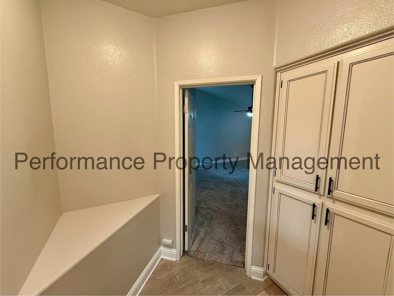 3809 Burnaby Dr - Photo 6 of 22