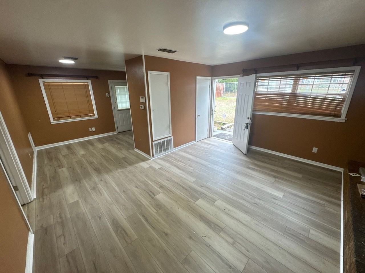 1525 Orchard Dr W - Photo 6 of 10