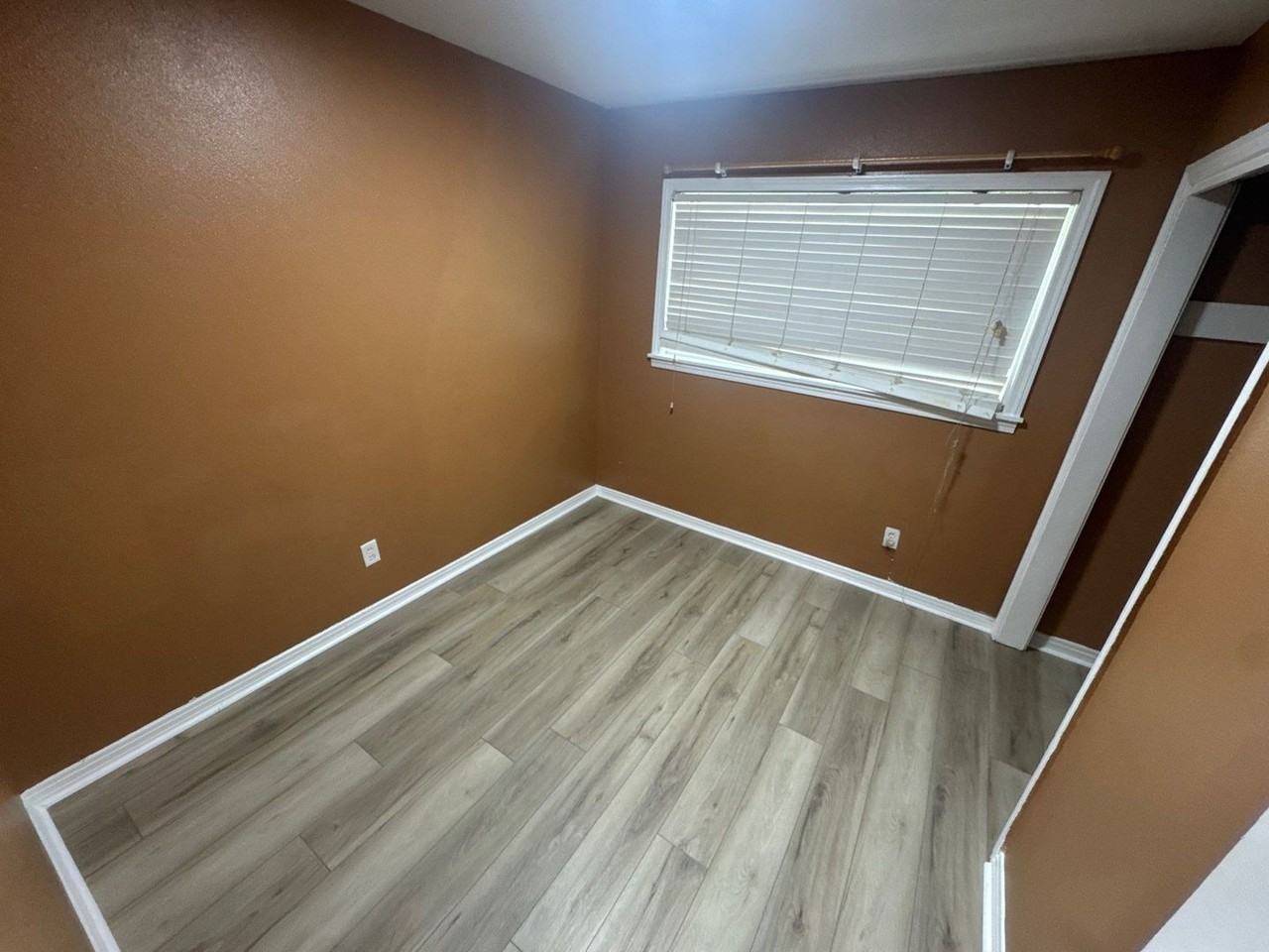 1525 Orchard Dr W - Photo 7 of 10