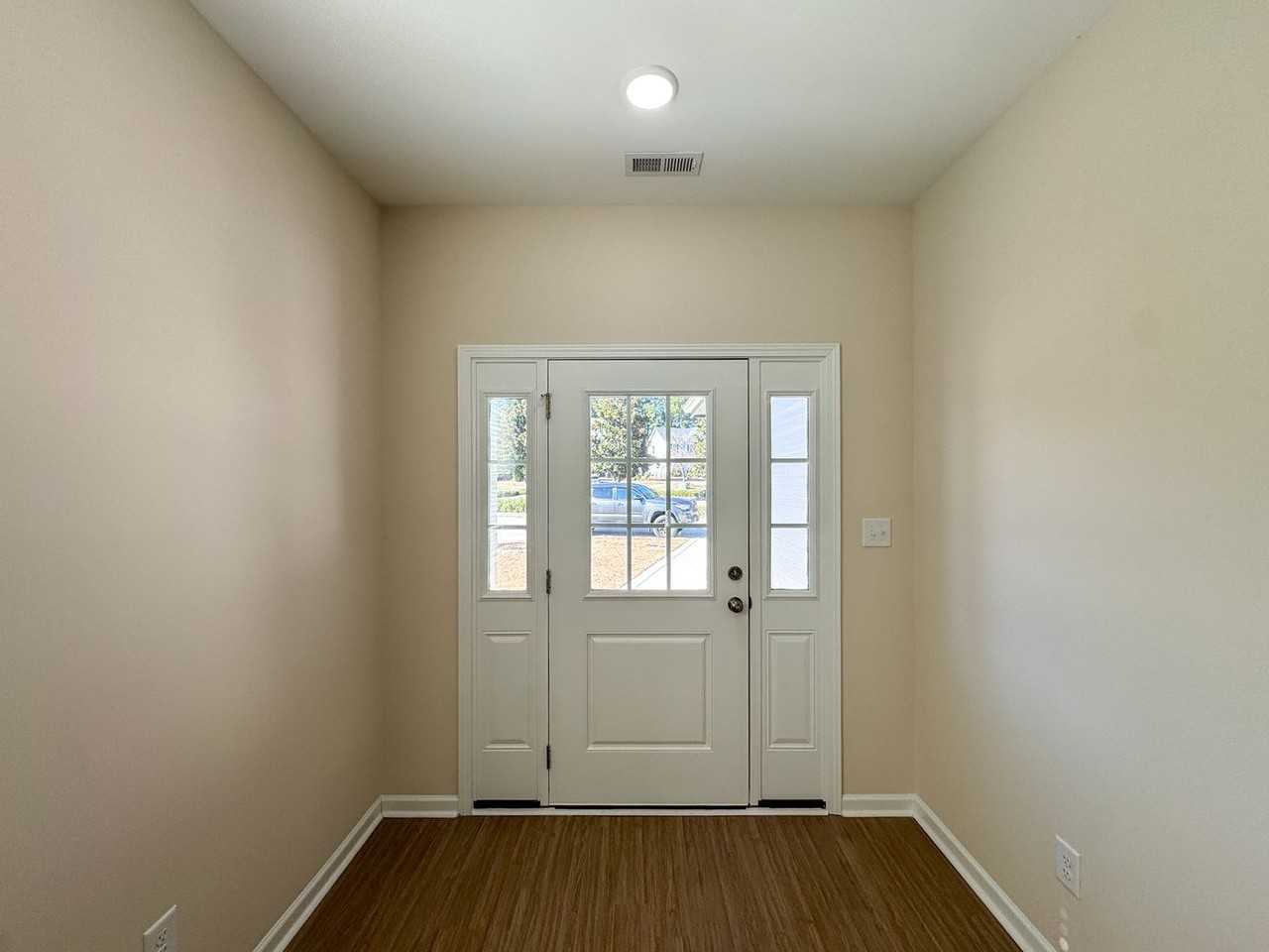 1137 Meadow Creek Rd - Photo 4 of 29