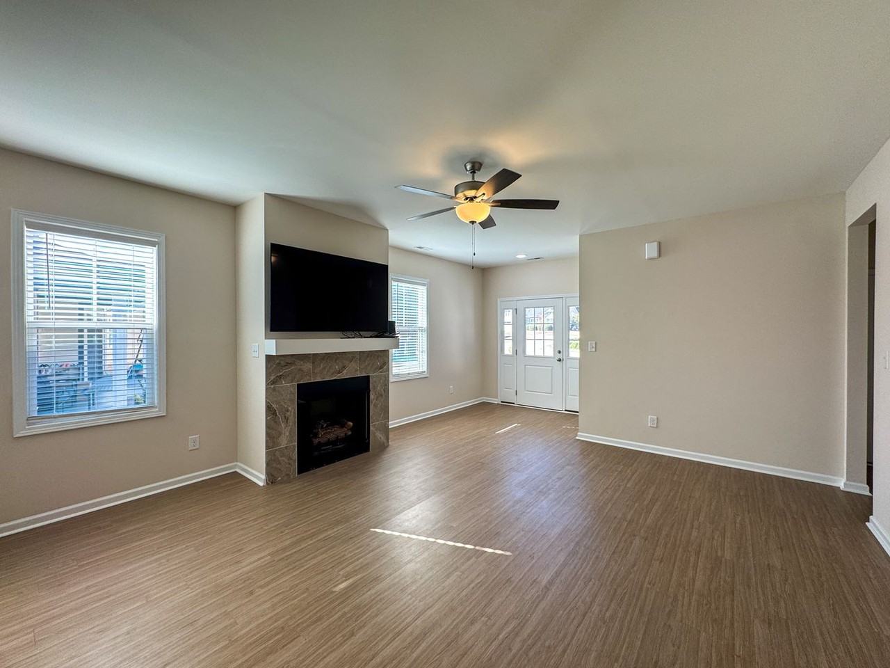 1137 Meadow Creek Rd - Photo 7 of 29