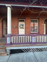 featured image of 402 W Mercury St