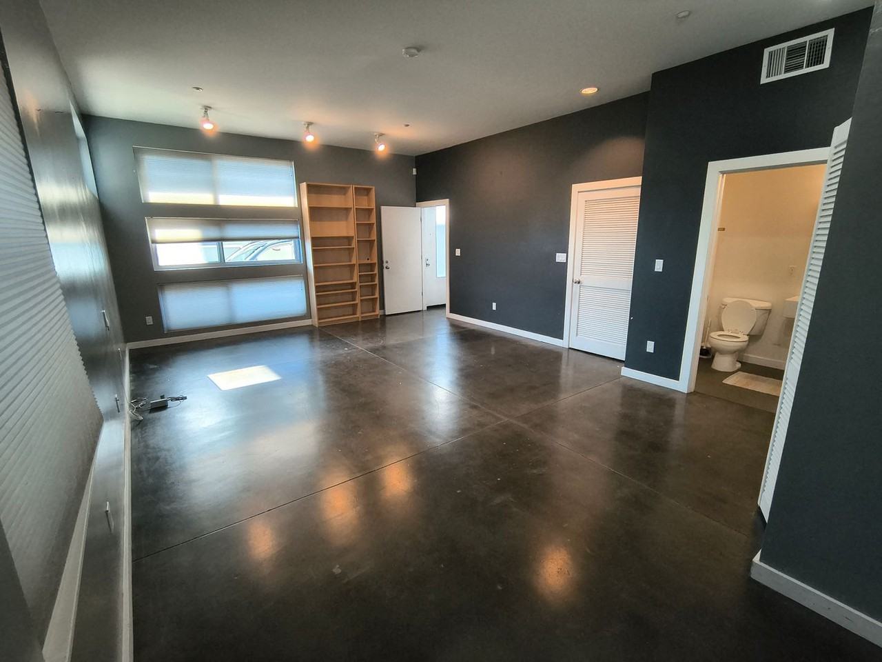 27 Moss Ln - Photo 7 of 31