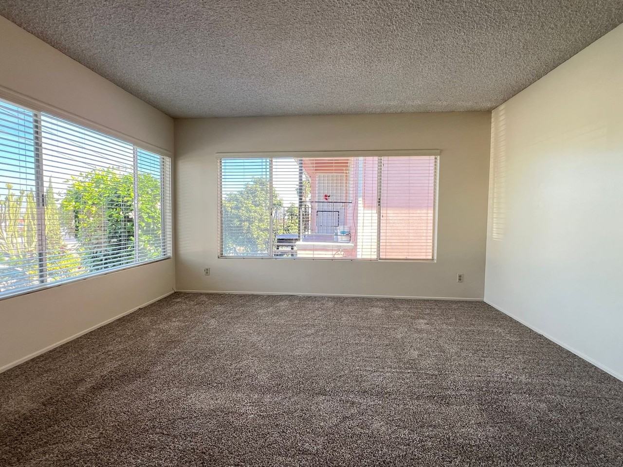 741 W 21st St - Photo 2 of 26