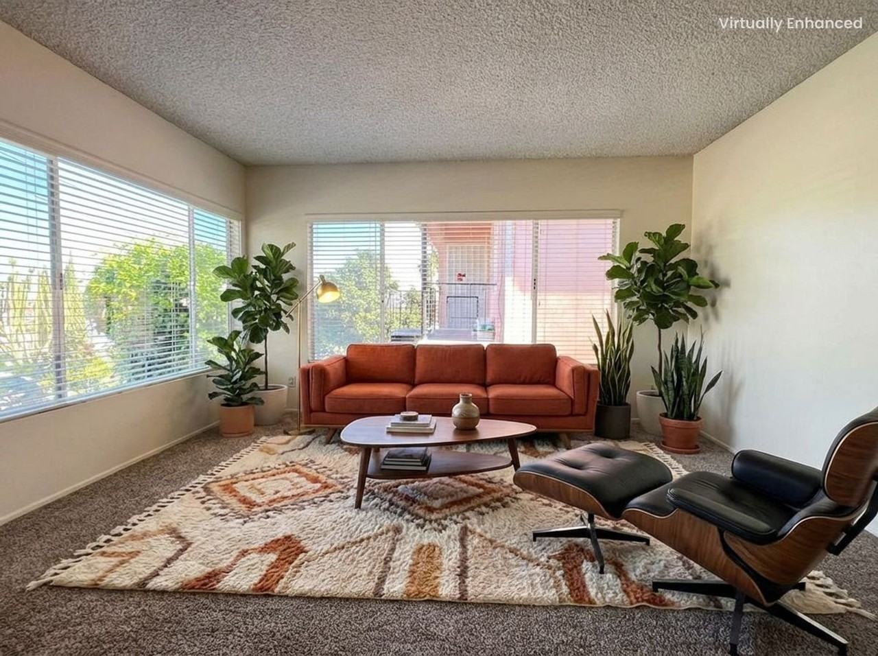 741 W 21st St - Photo 3 of 26