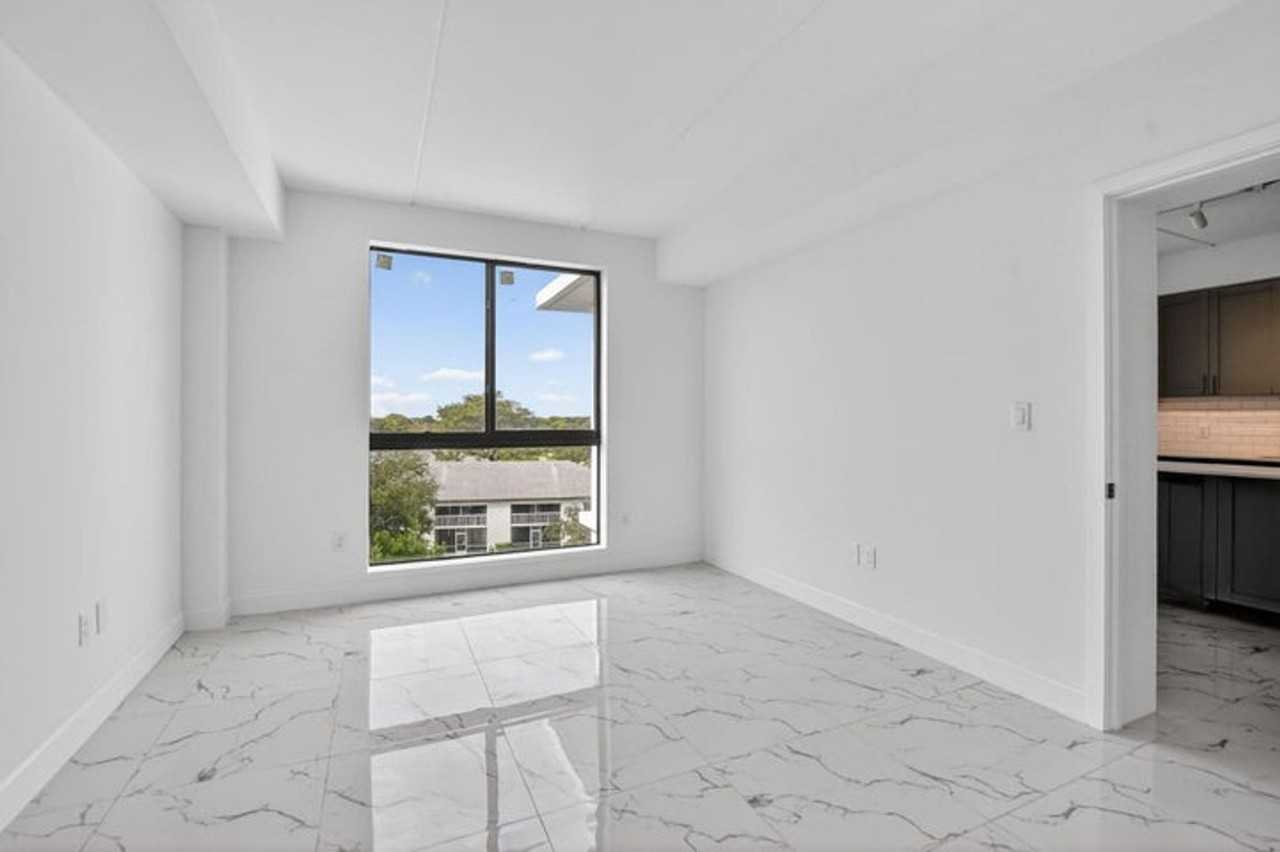 250 W Hidden Valley Blvd - Photo 6 of 19