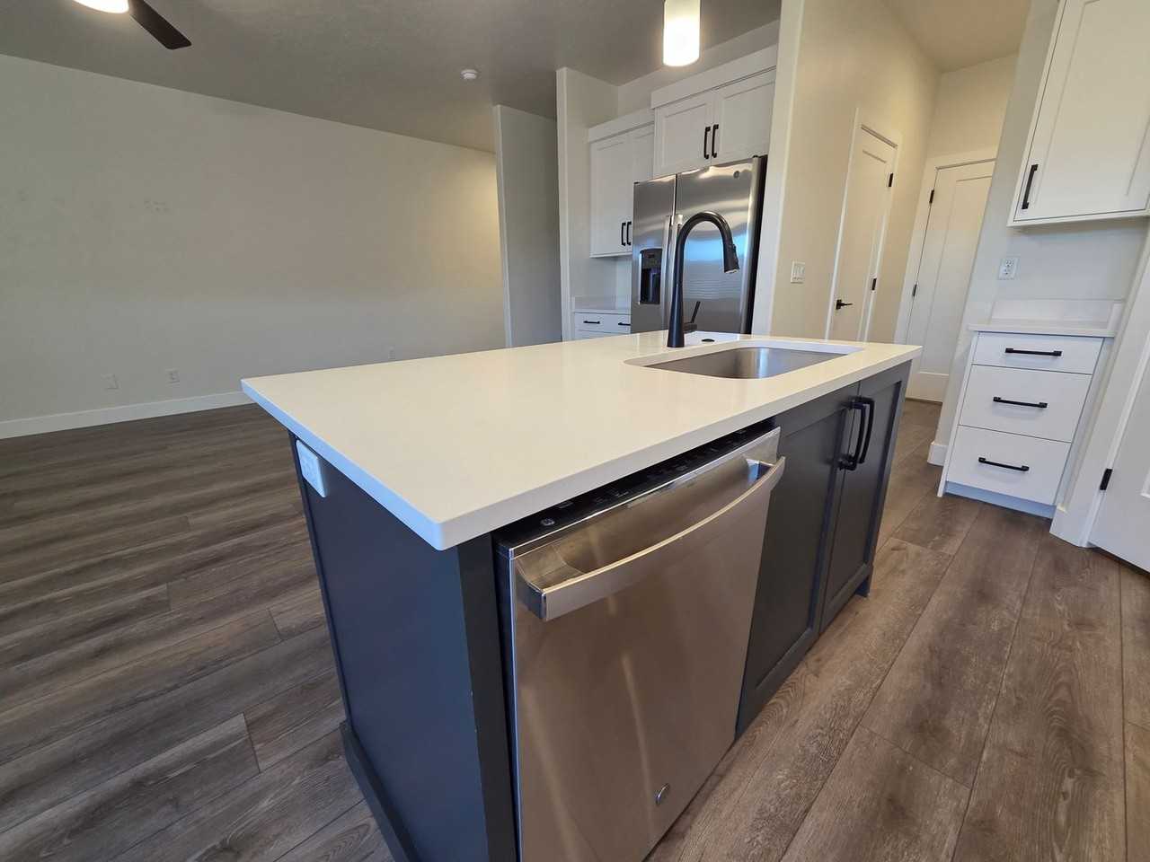 2145 W 380 S - Photo 6 of 35