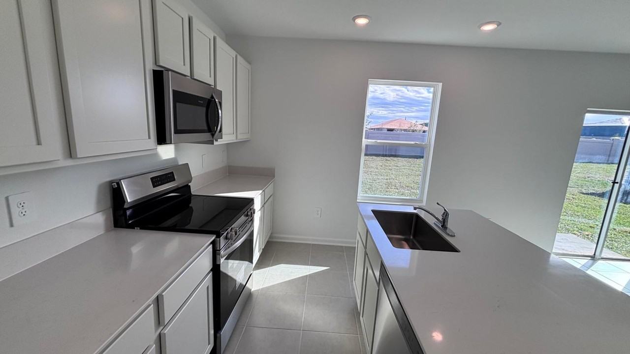 4782 Katrina Dr - Photo 7 of 29