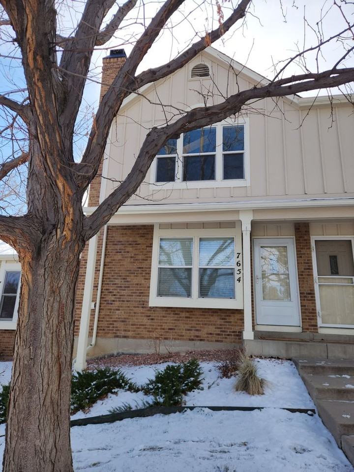 7654 S Steele St - Photo 2 of 30