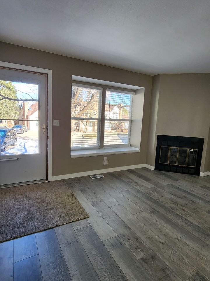 7654 S Steele St - Photo 4 of 30