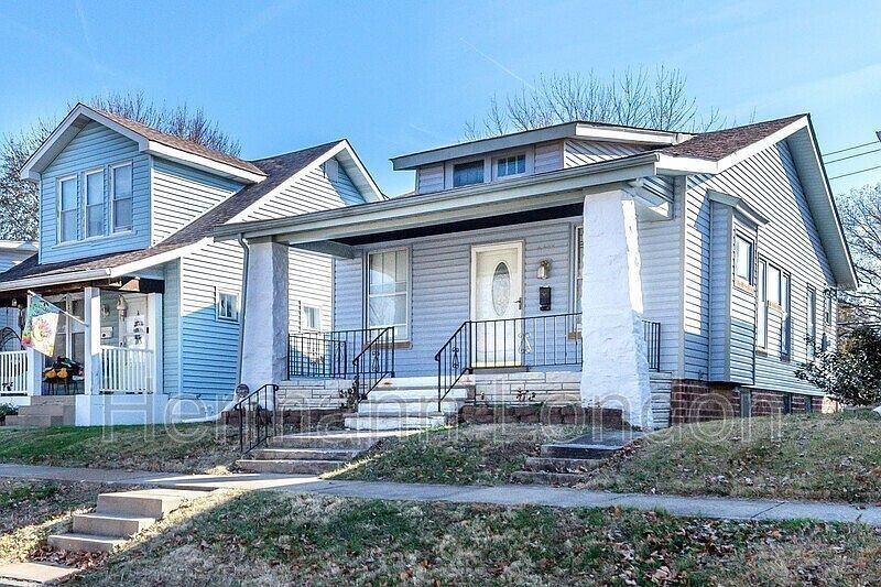 6448 Wanda Ave - Photo 3 of 48